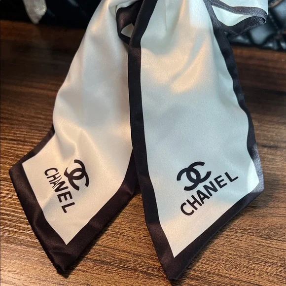 Cream and Black Silk Logo Bow Scrunchie - Picture 2 of 6